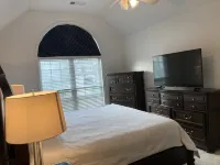 Very Clean, Open Spaces, Two Nice Decks for Outdoor Fun, Convenient location Hotels in Lawrenceville