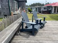 Hot Tub - 1/2 Block to the Beach - Family & Dog Friendly.