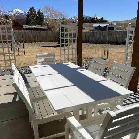 Modern Dog Friendly Paradise Valley Home near Yellowstone NP & Chico Hot Springs