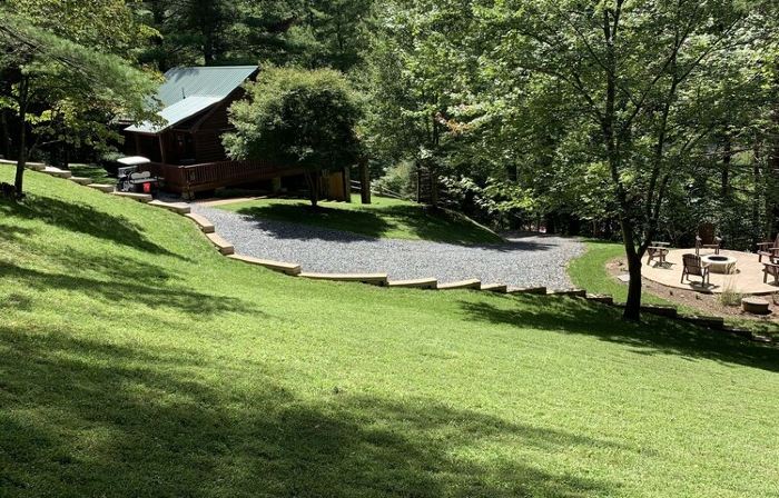Secluded Mountain Home Nestled in a Private River Community, Wi-Fi, Fire Pit,
