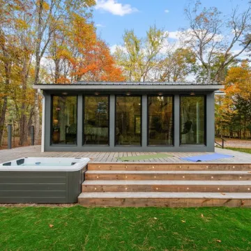Lux Designer Private Waterfront Crooked River Sebago - Glass Walls - Huge Yard