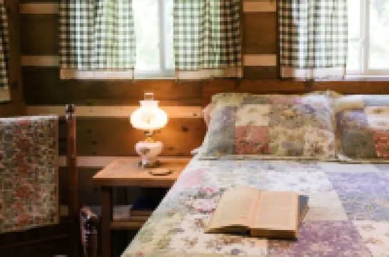 Enchanted Mountain Cottage on quaint farm with creek and opt. breakfast