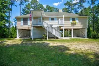 Waterfront. Private Dock for Boat. Pet-friendly. 10 mins to Downtown Oriental.