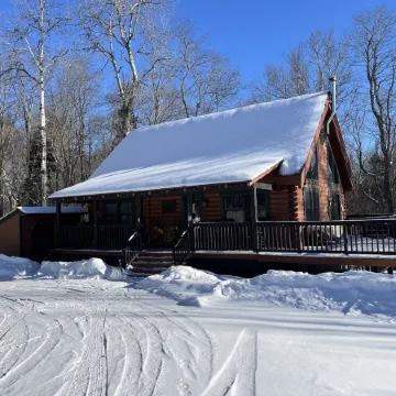 Gold Medal Family Retreat- Deck-Pvt. Hot Tub -Clubhouse Pool, Game Room