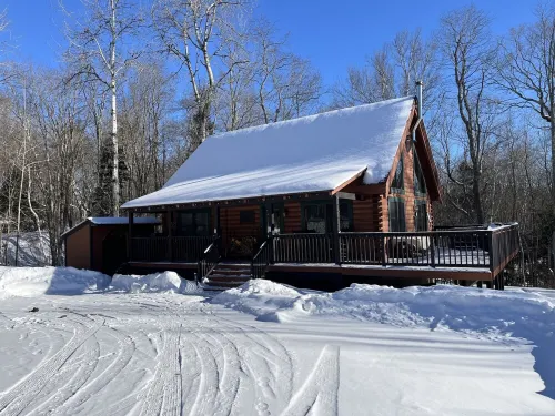 Trending Family Retreat- Deck-Pvt. Hot Tub -Clubhouse Pool, Game Room