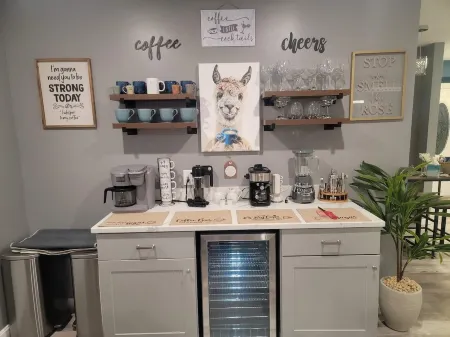 Private NEWLY Renovated 4 BED Family Friendly Home near URI, Beaches, Weddings..