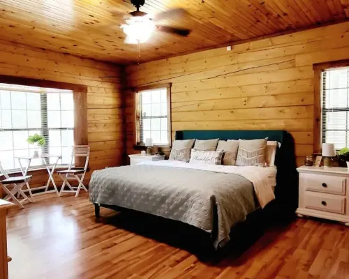 Spacious log cabin for country getaway Hotel di County Freestone