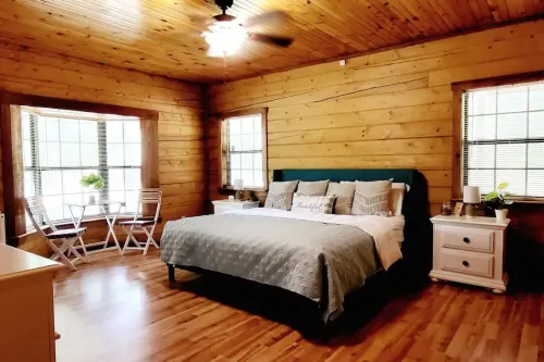 Spacious log cabin for country getaway