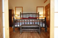 Luxury Mnt. View Cabin with game room, hot tub, fire pit and private ski trails