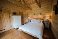 High quality lodge in secluded field Hotels near Kipling Tors