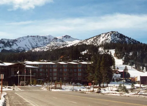 Quiet Luxury Juniper Springs Lodge Ski In/Out #230 sleeps 6 A/C