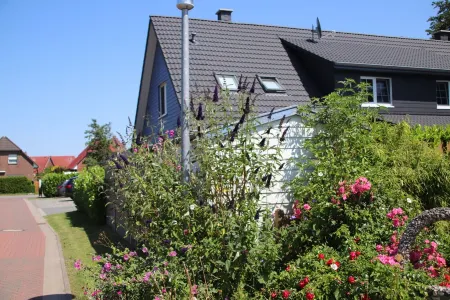 Luxurious FH Near the Dike, Sauna, Fireplace, Garden, Beach Chair (8 Adults & Baby) Отели в г. Бутьядинген