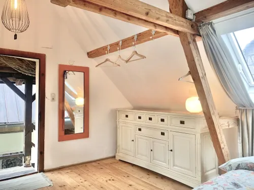 Kleine Kunstremise mit Holzofen Burg Freienfels