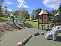 Stylish Downstairs Apt. Walk to Town, Train, & Beach Ferry! Off-Street Parking. Hotels in Greenwich