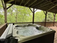 Log Cabin - Views of Nantahala National Forest - Hot Tub -Fire Pit-Pet Friendly Ξενοδοχεία στην πόλη Cowee
