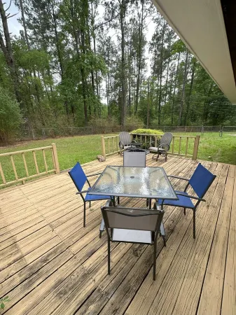 Clean & Comfortable Home in the Pines - 3-bedroom, 2-bath home, family-friendly