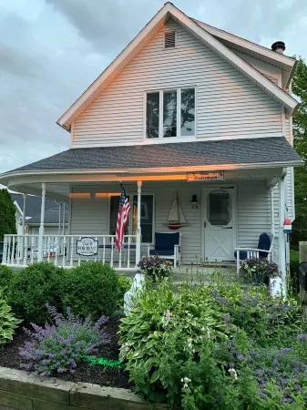 CASA B Soha Mi ADORABLE APARTMENT Steps from beautiful NORTH BEACH sleeps 4