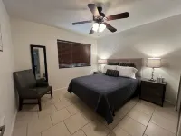 Stylish & Cozy Apt in Sierra Vista St. 앤드류 더 아포슬 카톨릭 처치 주변 호텔
