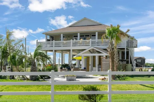 Fall Family Special ~ Private Heated Pool & Hot Tub ~ King Beds ~ Ocean View