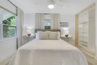 Private Coastal Retreat walking distance to downtown Jensen Beach  Sleeps 6 Hotels in Jensen Beach