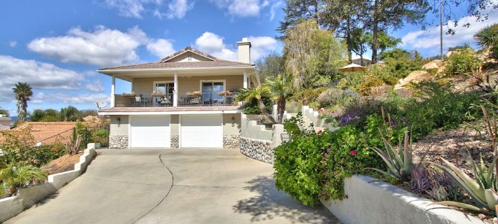 Hilltop Comforts Hotels in Fallbrook