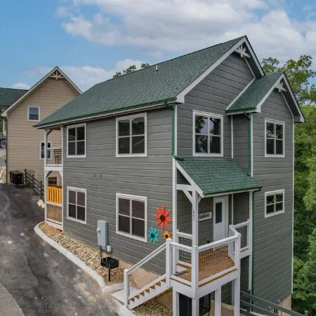 Indoor Pool, BunkRoom, Hot Tub, 1.5 Mile to Strip