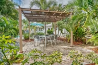 Lovely Vacation Home with a Tropical Private Yard and Heated Pool Near the Beach Hotels in der Nähe von Oakland Park