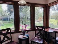 3 bedroom & 1 bath home, close to everything in Eugene