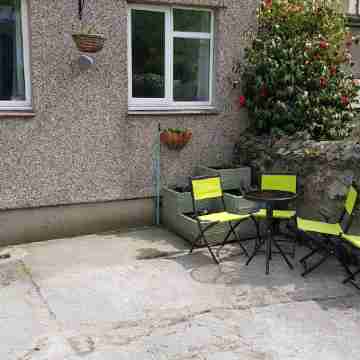 Modern 2 Bedroom Apartment in Menai Bridge great to explore Anglesey & Snowdonia Hotel Exterior