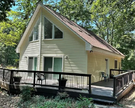 Bay view from Calvert Cliffs, Solomons Island & State Park nearby Hotels in Calvert County