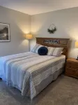 Three Bedroom, Newly Remodeled Home, Just Two Blocks From Downtown Glen Arbor... Spa Amira附近的飯店
