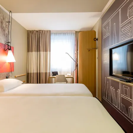 Ibis Genève Centre Lac Отели рядом с достопримечательностью «Железнодорожный вокзал Корнавин»