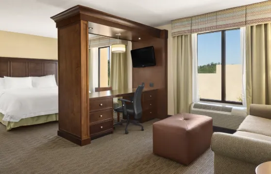 伯明翰伊格爾波恩特東280號歡朋套房酒店