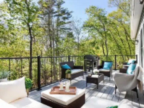 Luxury Home | Fire Pit | Beach | Grill | 2 Decks Hotels in Smithfield