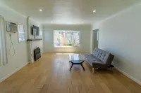 Cedar-Sinai Condo Perfect for Travelling Nurse or Professional