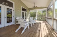 Beautiful Palm Island House! Walk2Beach. Pool, Spa, Kayaks, Bikes, Dock.Amazing!