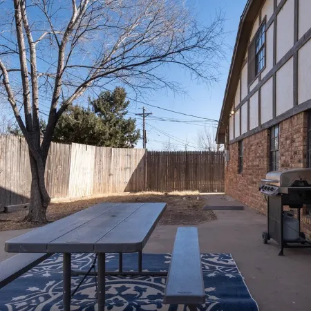 Spacious Welcoming Oasis With Gameroom