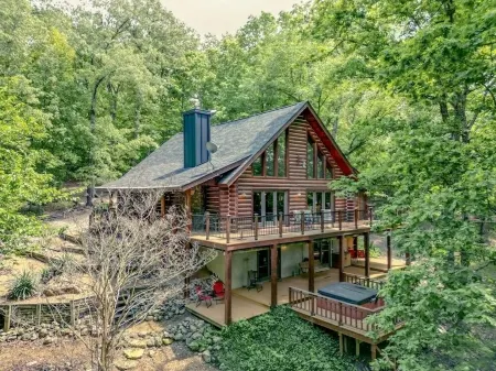 White River - Crooked Creek Log House