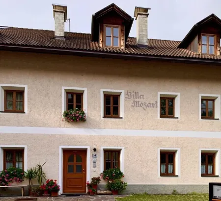 Large chalet apartment near Kronplatz for up to 7 people with sauna Отели в г. Chienes