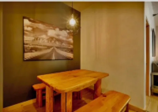 Spacious 800 sqf 2-bedroom condo 1.5 miles away from lift 1 at Taos Ski Valley!