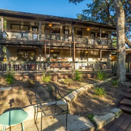 Waterhouse- 4 Bed, 3 bath, SUP, Kayak,  Ping pong, Decks galore
