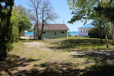 Lake Huron Cottage with Private Sandy Beach Hotel dekat Harrisville State Park