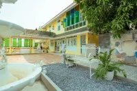 RoomQuest Baan Khun Phra the Iconic Residence