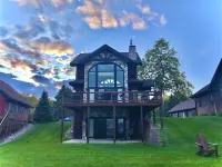 Bay Lake Cabin w/200ft of Lakefront, fun deck, private dock + woodfire sauna!
