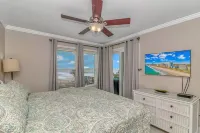3 Bed Ocean Front Surfside Beach-Stocked Kitchen, Great Beds, Clean-Bring Ssuits