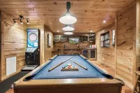 🍁 BTS special!  🌲 hot tub 🍁 game room, 3 lvls ⭐️