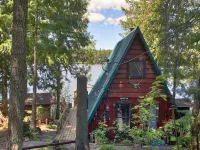 Beautiful Waterfront Hideaway at Sacheen Lake Hotels in Pend Oreille County
