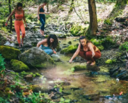 Cozy & Rustic 3 Bdr Chalet w/ Plenty of Privacy - Your New Home Away from Home!