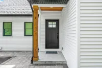 New build 5-bedroom waterfront lake house in Saratoga Springs