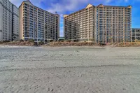 Fresh and Clean Oceanfront Condo with Pools, Lazy River & Hot Tubs!